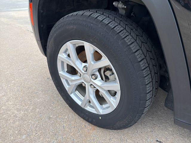 used 2023 Jeep Grand Cherokee car, priced at $27,554