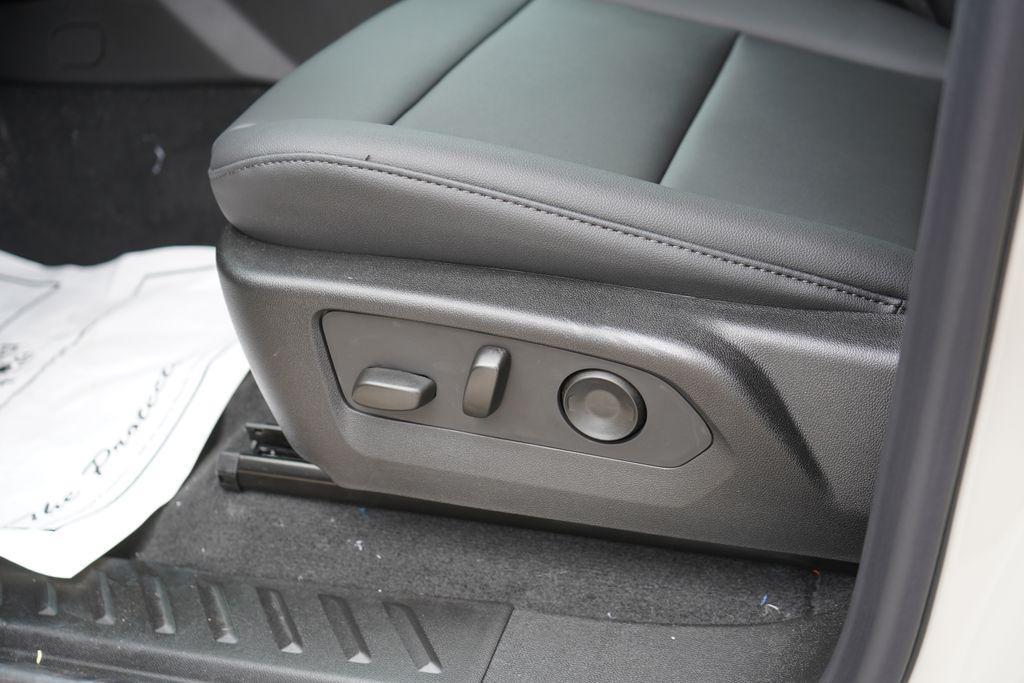 new 2026 Chevrolet Colorado car, priced at $44,334