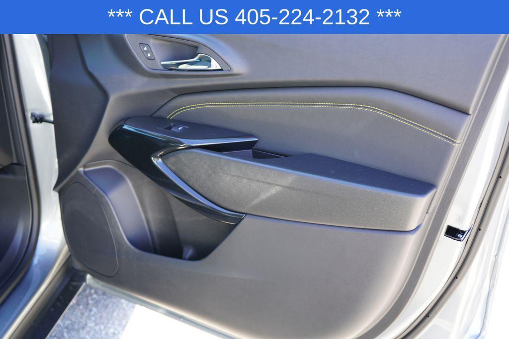 new 2025 Chevrolet Trax car, priced at $24,500
