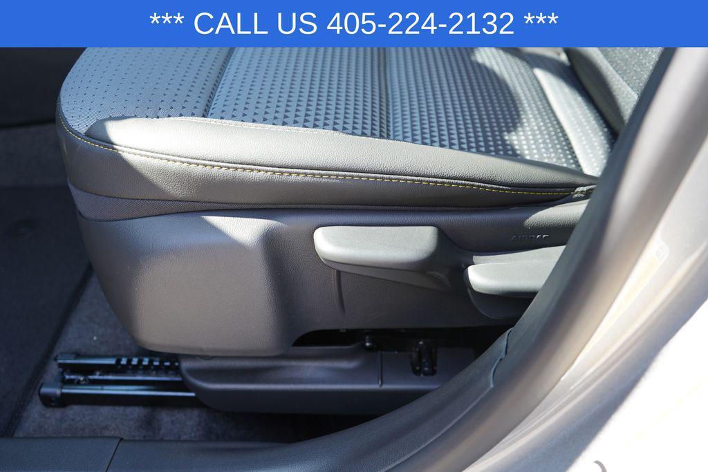 new 2025 Chevrolet Trax car, priced at $24,500