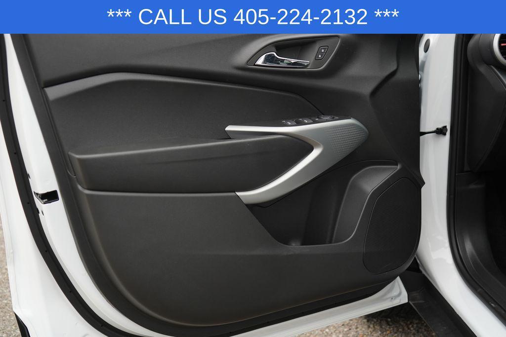 new 2025 Chevrolet Trax car, priced at $24,750