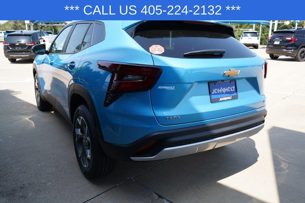 new 2025 Chevrolet Trax car, priced at $24,285