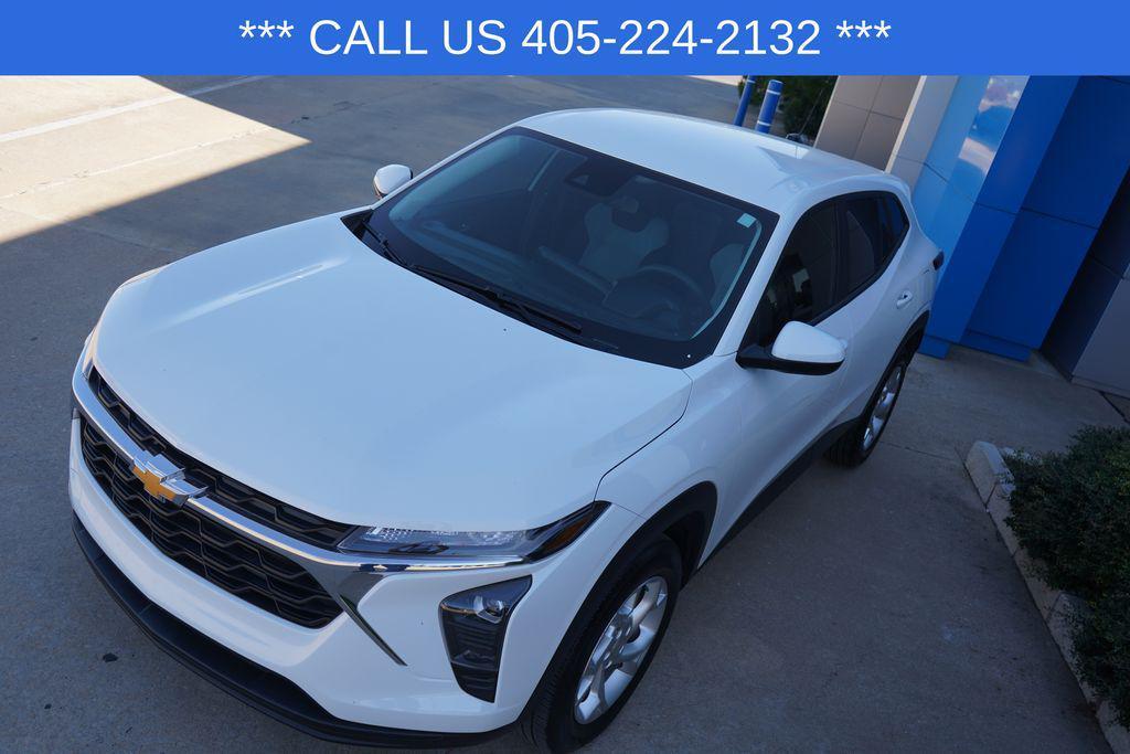 used 2024 Chevrolet Trax car, priced at $19,999