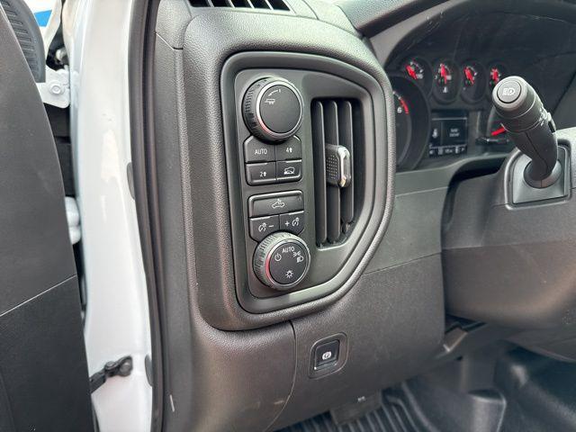 new 2025 Chevrolet Silverado 1500 car, priced at $41,670