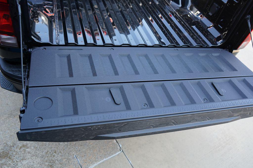 new 2025 Chevrolet Colorado car, priced at $41,500