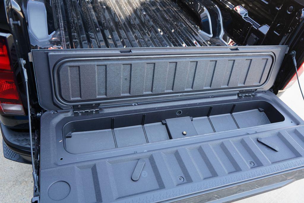 new 2025 Chevrolet Colorado car, priced at $41,500