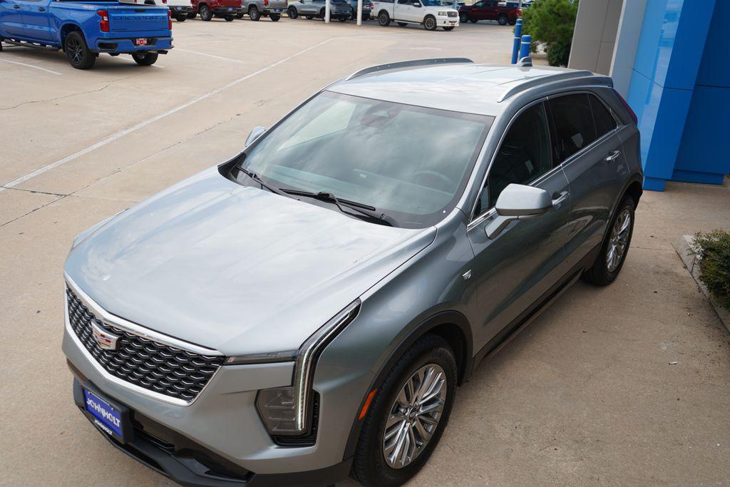 used 2025 Cadillac XT4 car, priced at $31,800