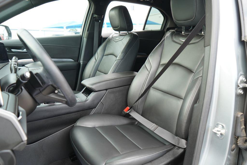 used 2025 Cadillac XT4 car, priced at $31,800