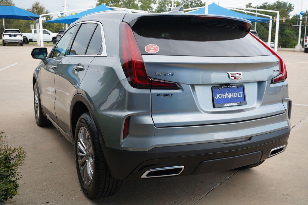 used 2025 Cadillac XT4 car, priced at $31,800