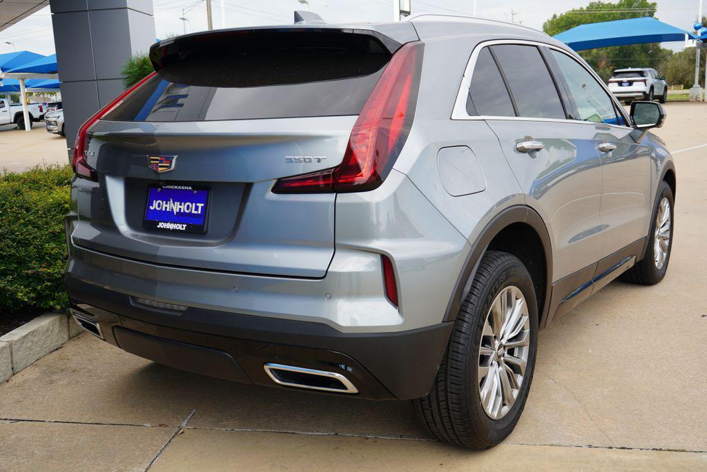 used 2025 Cadillac XT4 car, priced at $31,800
