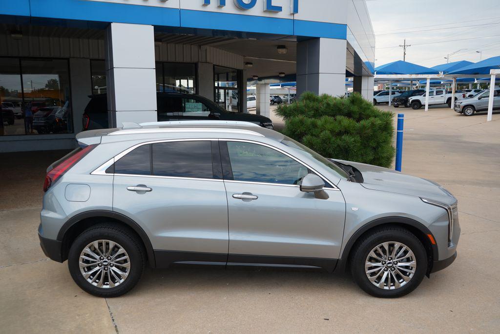 used 2025 Cadillac XT4 car, priced at $31,800