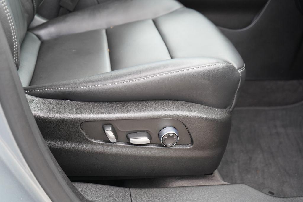 used 2025 Cadillac XT4 car, priced at $31,800