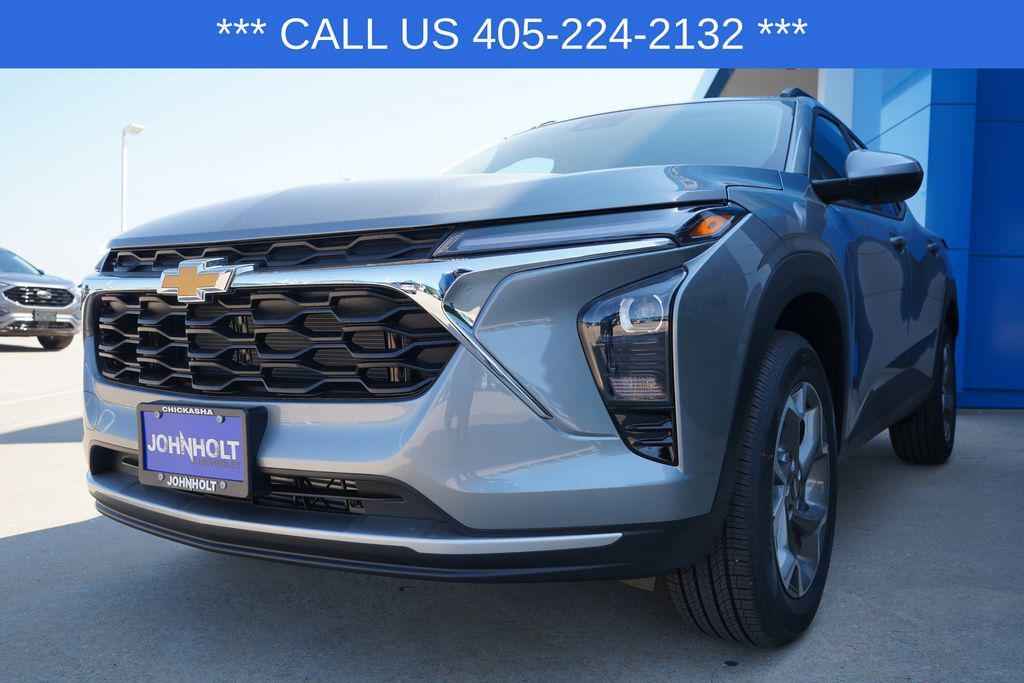new 2025 Chevrolet Trax car, priced at $24,495