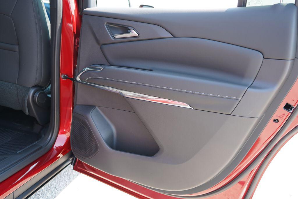 new 2026 Chevrolet Traverse car, priced at $42,138