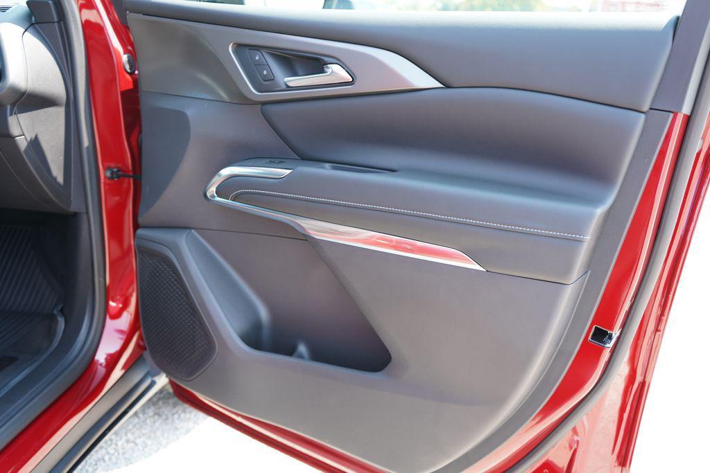 new 2026 Chevrolet Traverse car, priced at $42,138