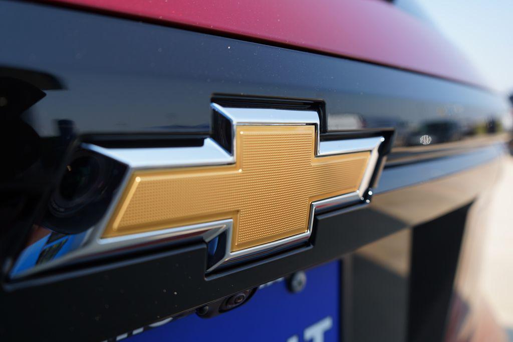 new 2026 Chevrolet Traverse car, priced at $42,138