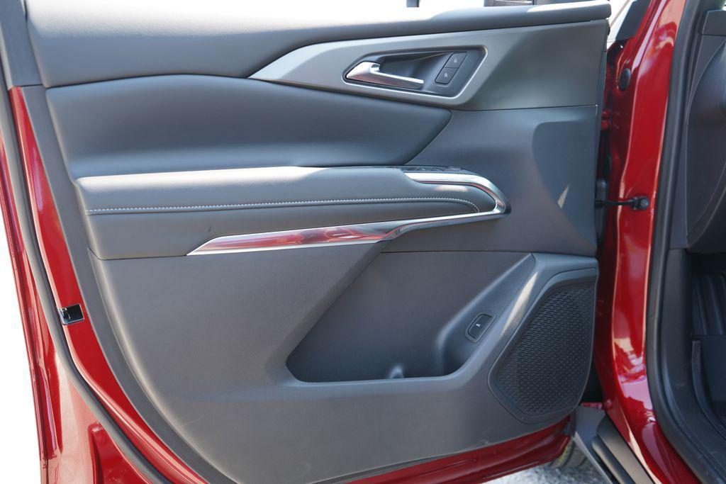 new 2026 Chevrolet Traverse car, priced at $42,138