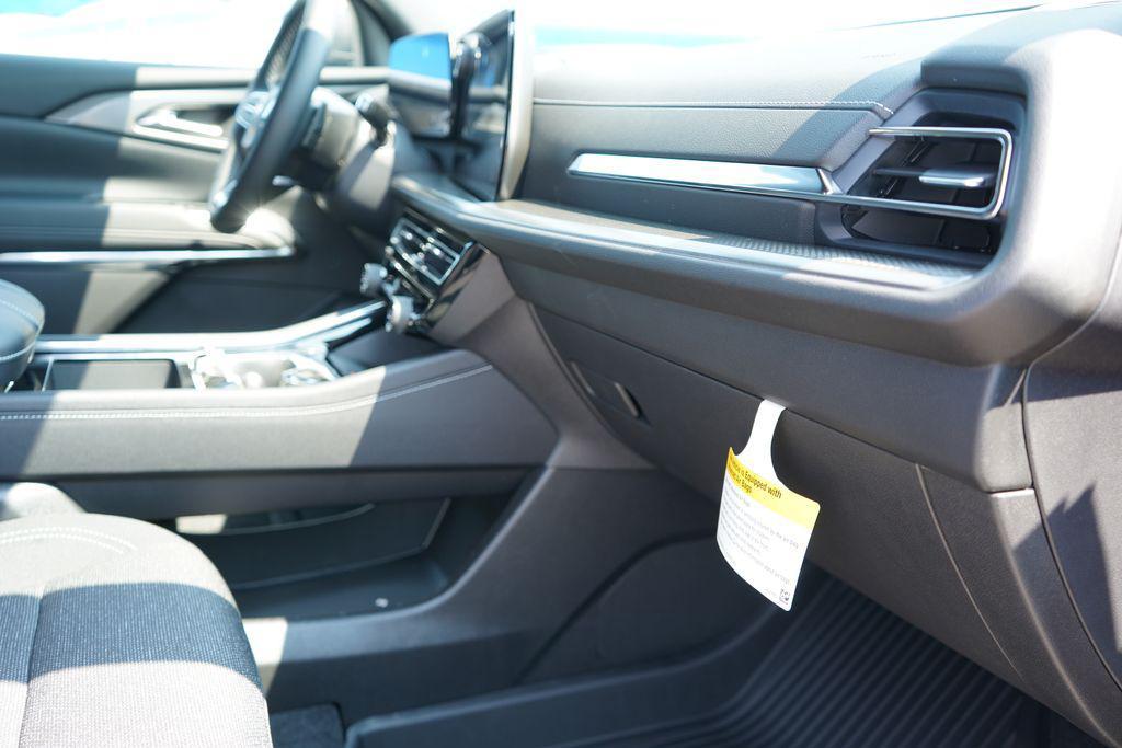 new 2026 Chevrolet Traverse car, priced at $42,138