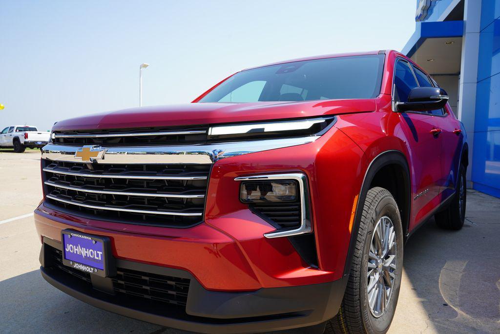 new 2026 Chevrolet Traverse car, priced at $42,138