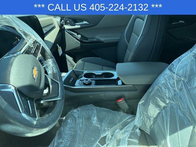 new 2026 Chevrolet Equinox car, priced at $32,000