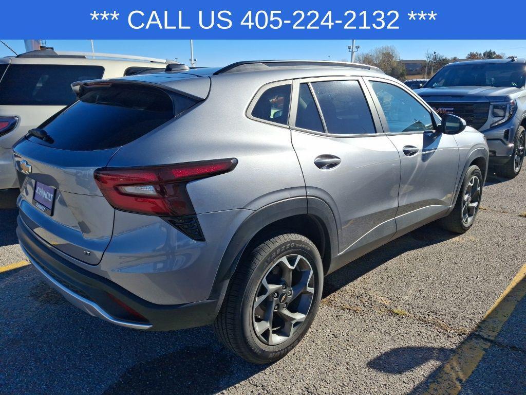 used 2024 Chevrolet Trax car, priced at $20,757
