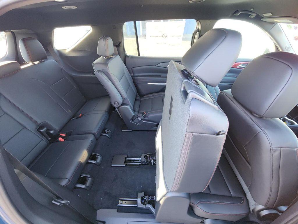 new 2026 Chevrolet Traverse car, priced at $54,717