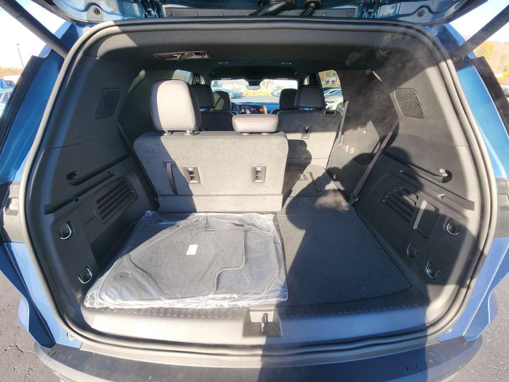 new 2026 Chevrolet Traverse car, priced at $54,717