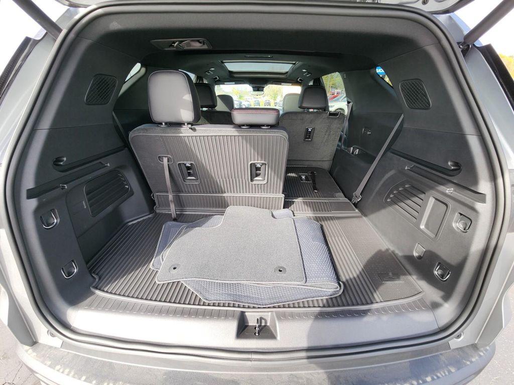 new 2026 Chevrolet Traverse car, priced at $52,453