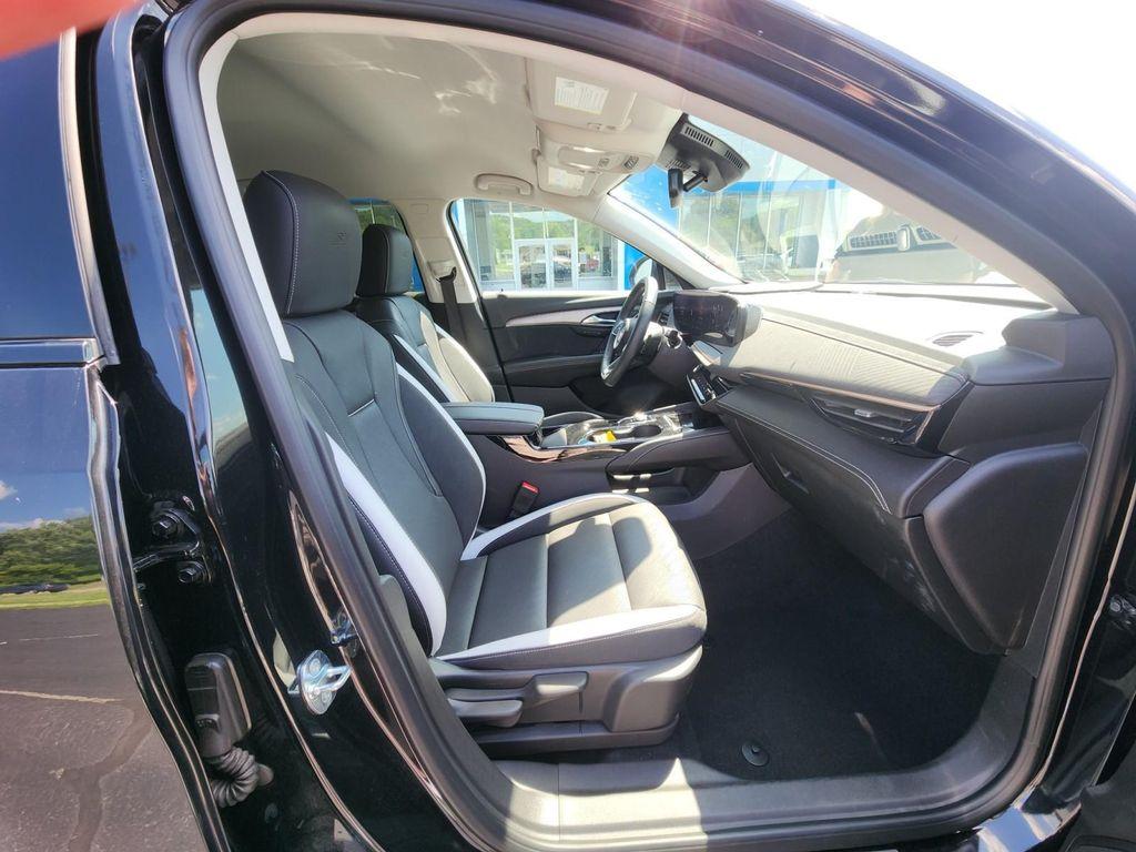 used 2024 Buick Envision car, priced at $34,365
