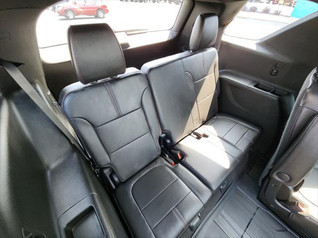 used 2023 Chevrolet Traverse car, priced at $43,987