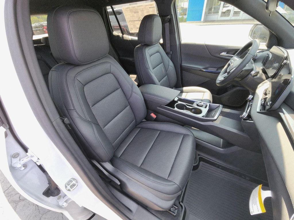 new 2026 Chevrolet Equinox car, priced at $33,408