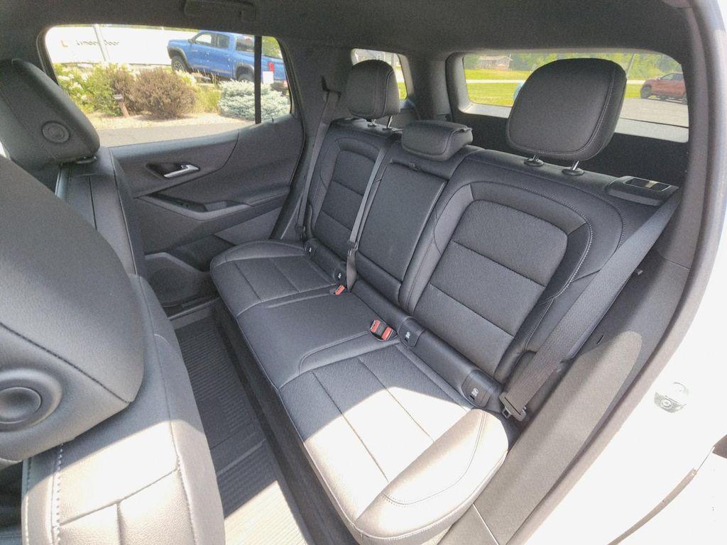new 2026 Chevrolet Equinox car, priced at $33,408