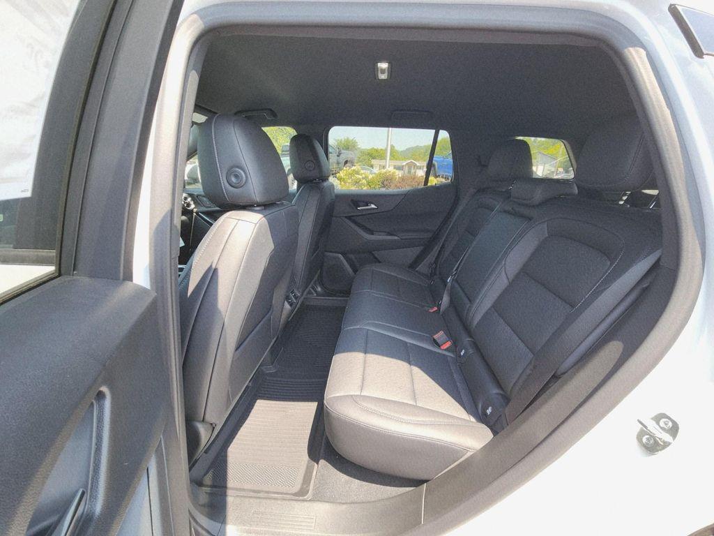 new 2026 Chevrolet Equinox car, priced at $33,408