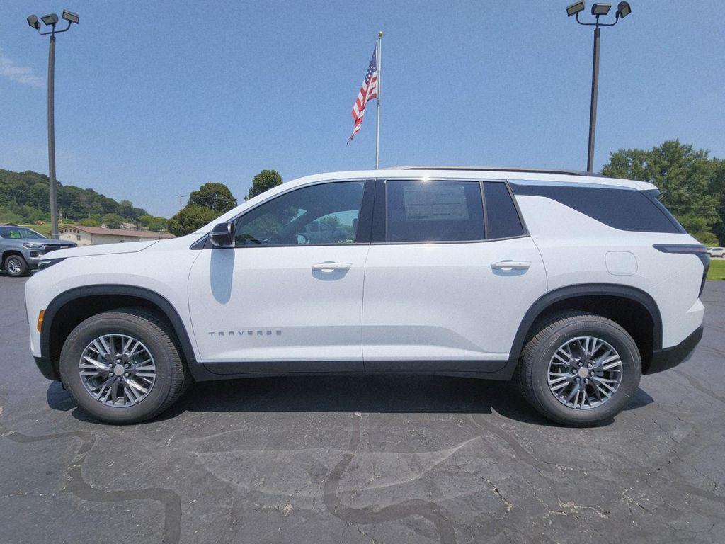 new 2026 Chevrolet Traverse car, priced at $43,215