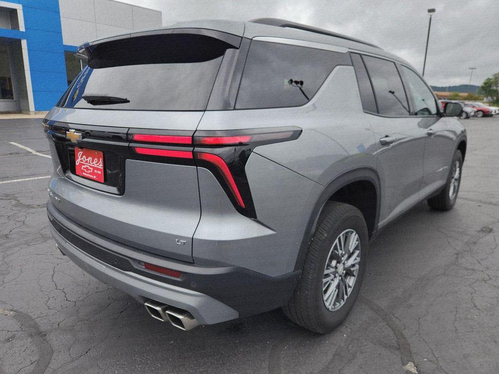 used 2024 Chevrolet Traverse car, priced at $39,987