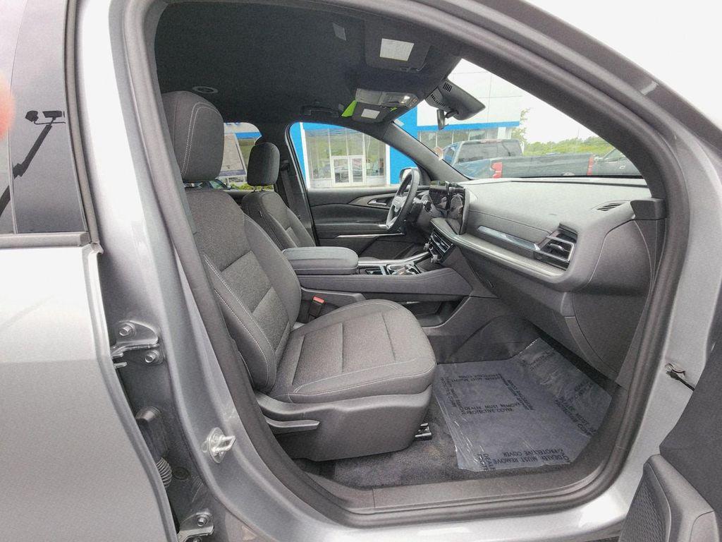 used 2024 Chevrolet Traverse car, priced at $39,987