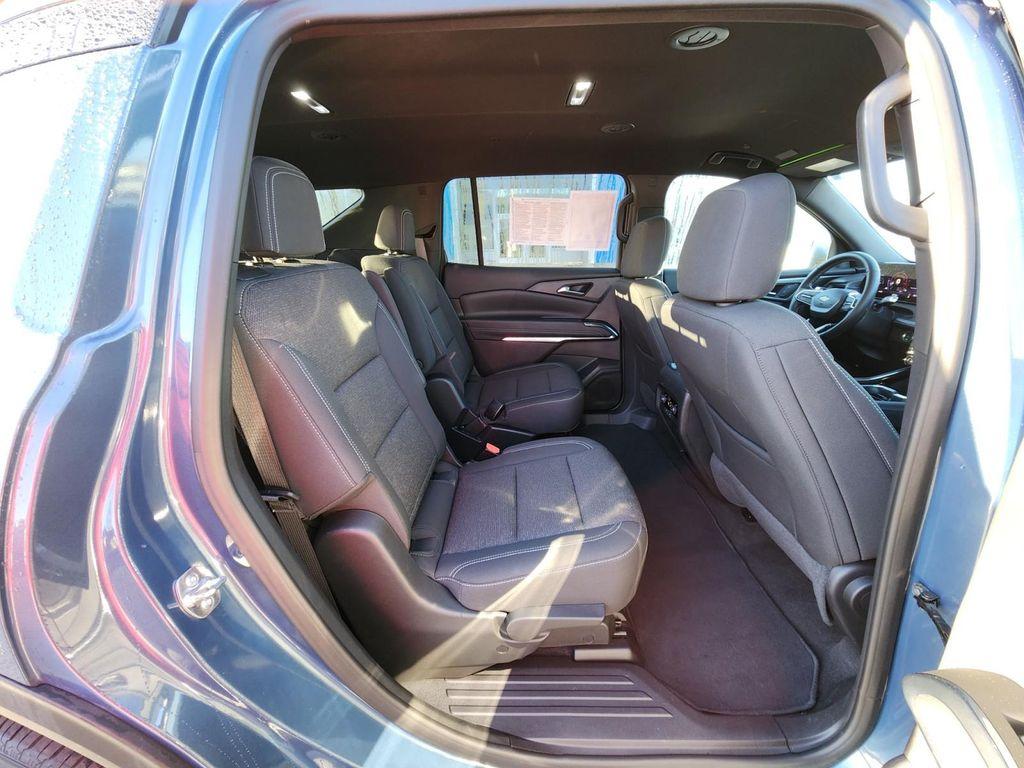 used 2025 Chevrolet Traverse car, priced at $39,987