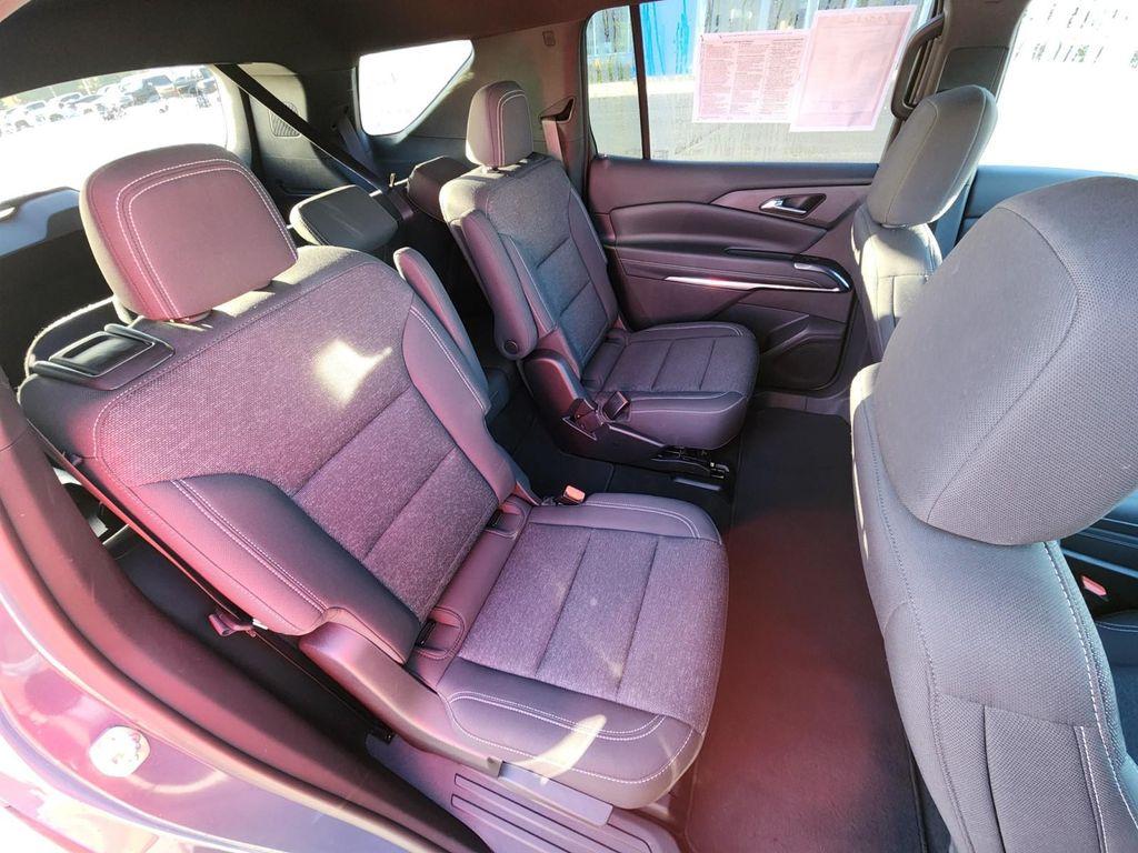 used 2025 Chevrolet Traverse car, priced at $39,987
