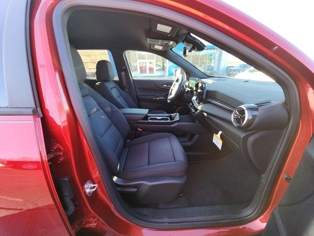 new 2025 Chevrolet Equinox car, priced at $32,276