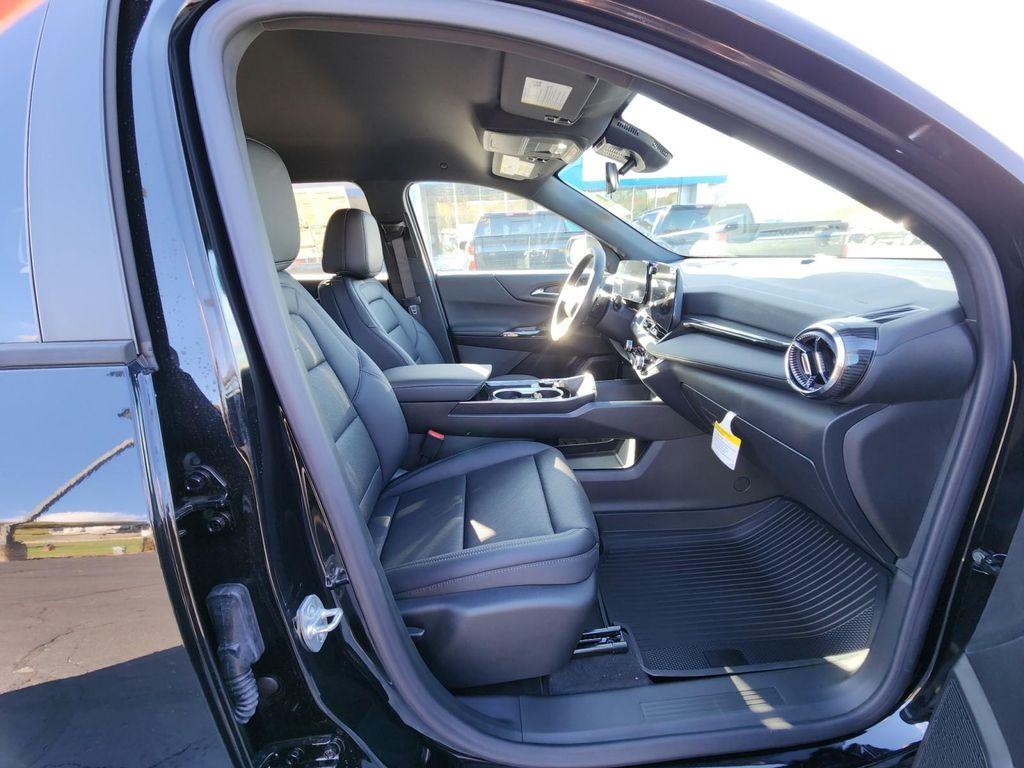 new 2026 Chevrolet Equinox car, priced at $35,179