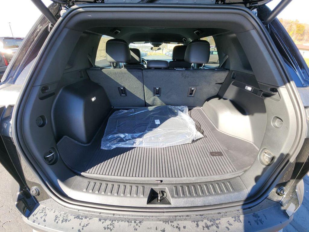 new 2026 Chevrolet Equinox car, priced at $35,179