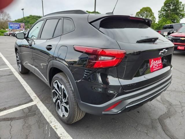 new 2025 Chevrolet Trax car