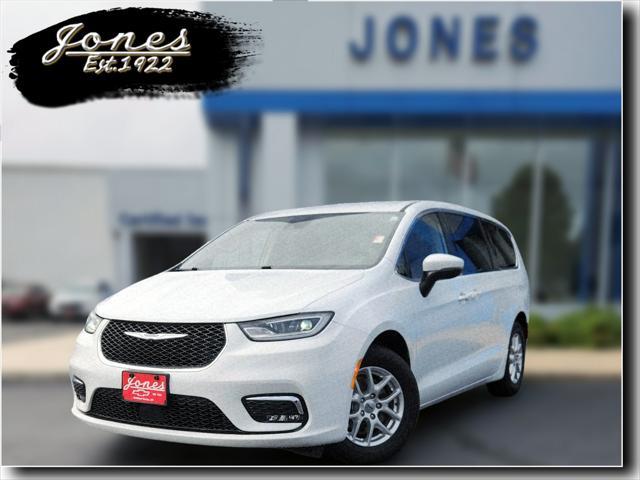 used 2023 Chrysler Pacifica car, priced at $24,987