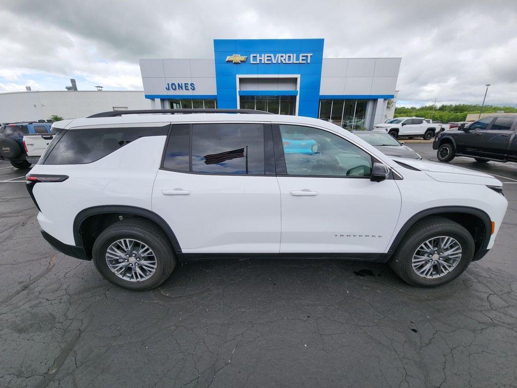used 2024 Chevrolet Traverse car, priced at $38,975