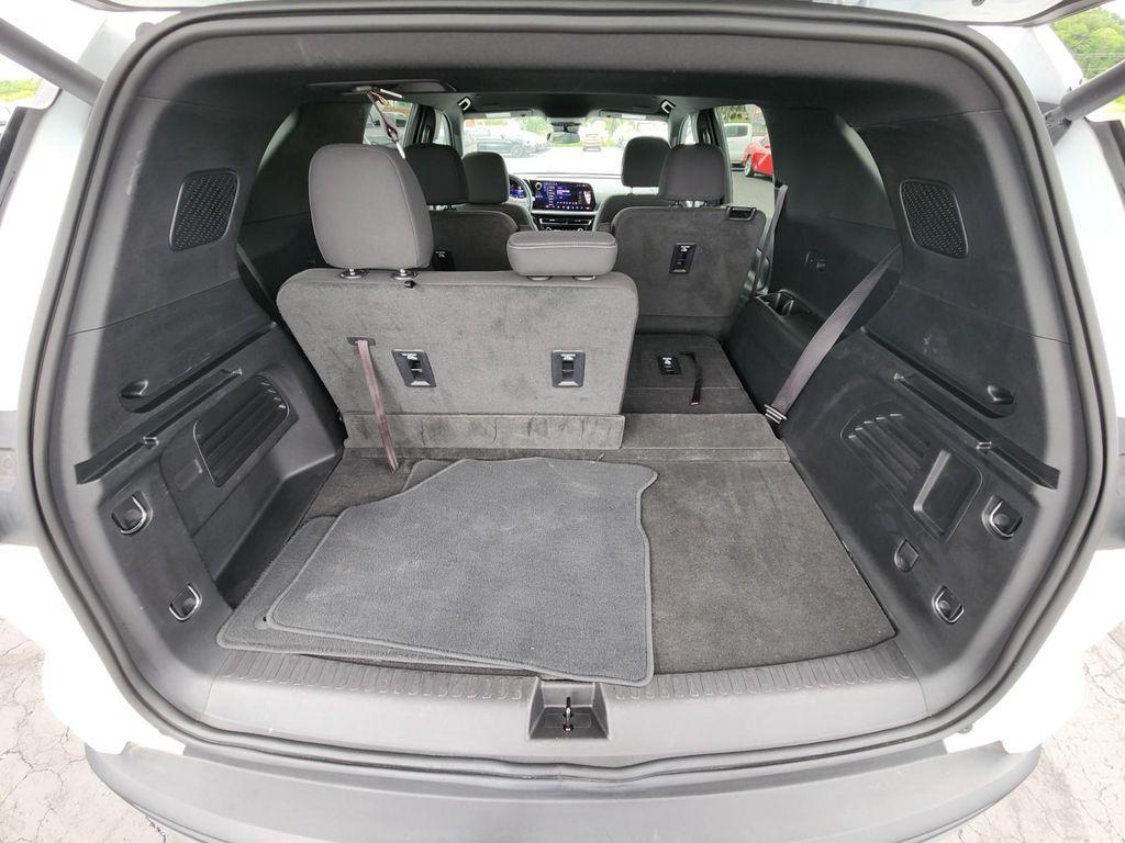 used 2024 Chevrolet Traverse car, priced at $38,975