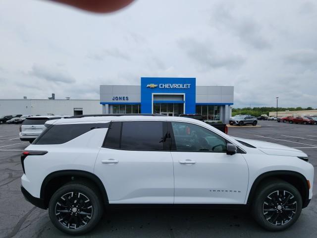 new 2024 Chevrolet Traverse car, priced at $44,113