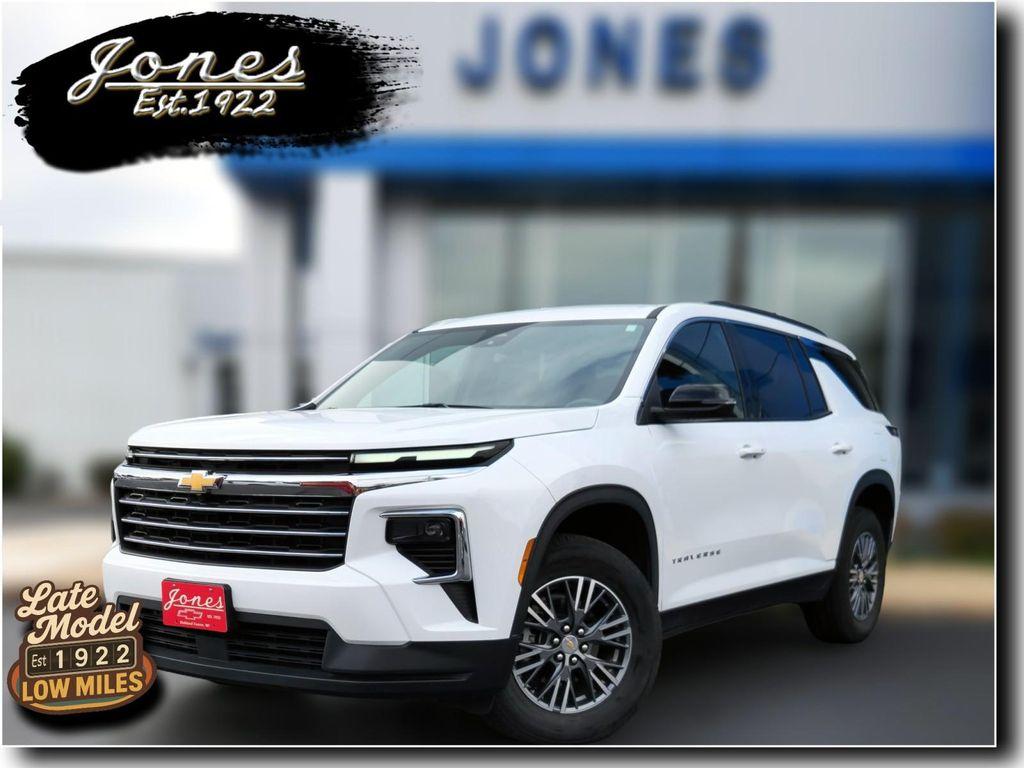 used 2025 Chevrolet Traverse car, priced at $37,987
