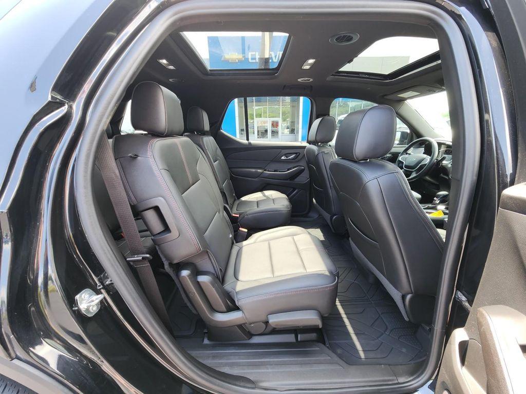 used 2023 Chevrolet Traverse car, priced at $38,987