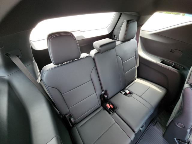 new 2025 Chevrolet Traverse car, priced at $49,995