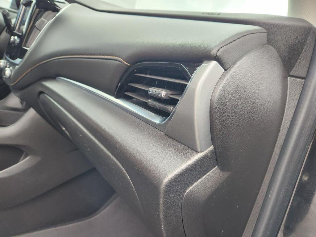 used 2021 Chevrolet Traverse car, priced at $23,987